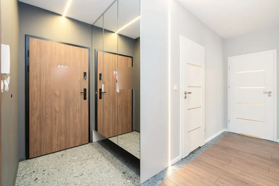 Nova D60 — Daire çelik kapısı
